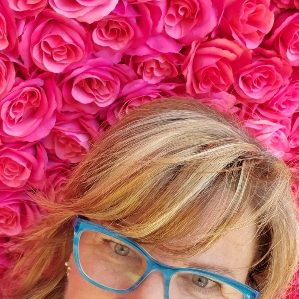 Meet your Posher, Laura